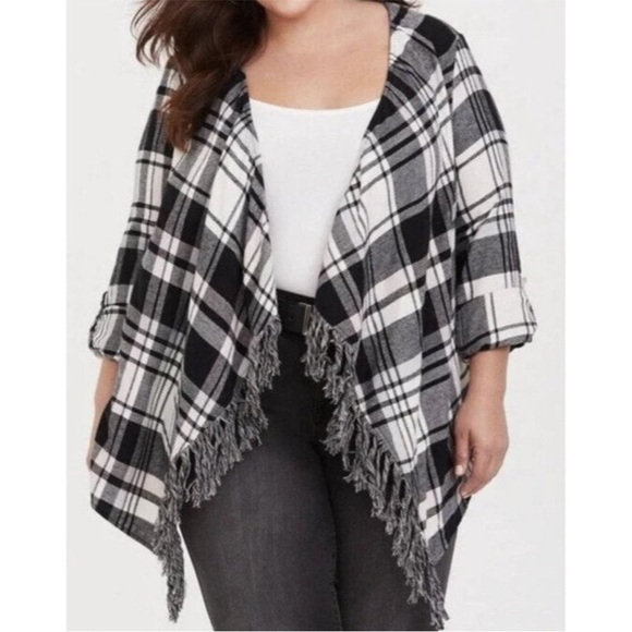Torrid Black White Gray Wrap Cardigan - Picture 2 of 16